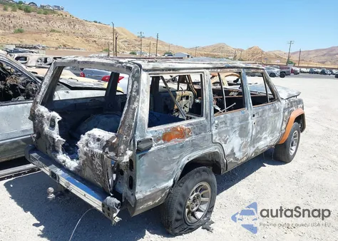 1987 Jeep Cherokee Laredo from USA, damaged, VIN 1JCML784XHT065715